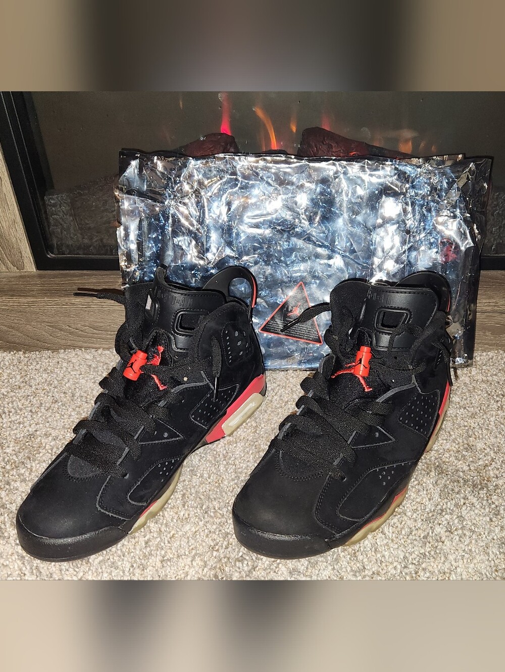 AUTHENTIC AIR JORDAN VI INFRARED PACK SIZE 8